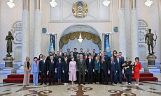 Токаев наградил ряд казахстанцев за заслуги в области межэтнического согласия