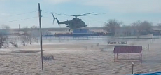 Вертолет не смог сесть и эвакуировать около 250 людей из села Берсиева Актюбинской области