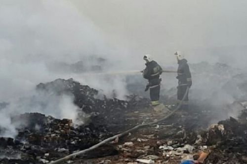 Пожар на полигоне ТБО в Степногорске тушат уже несколько дней