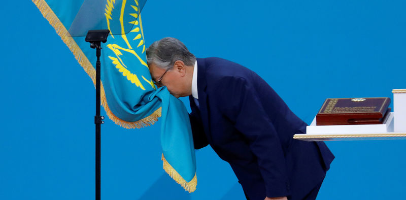Токаев поздравил казахстанцев с Днем государственных символов