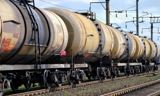 Ввоз бензина жд-транспортом из России временно запретил Казахстан