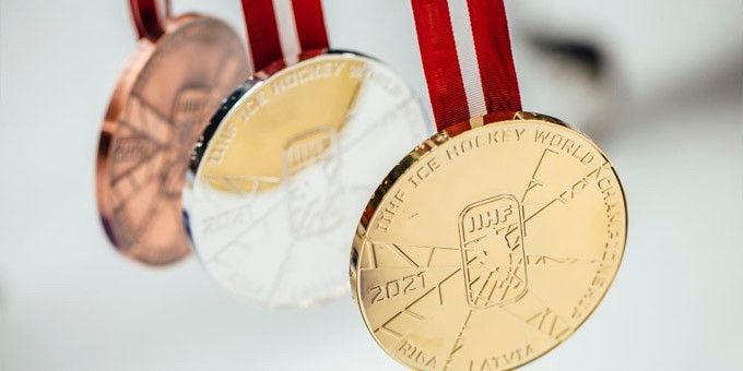 Дизайн медалей чемпионата мира по хоккею в Риге представил оргкомитет