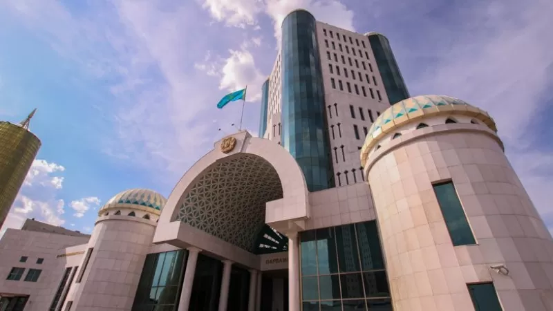 Центризбирком Казахстана зарегистрировал новых сенаторов
