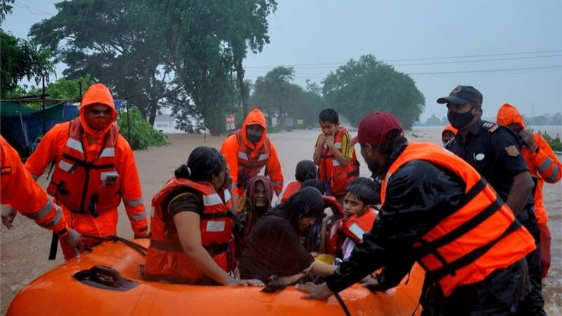 Токаев выразил соболезнования президенту Индии в связи с жертвами наводнений и оползней