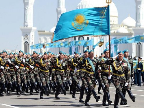 День защитника Отечества празднуют казахстанцы