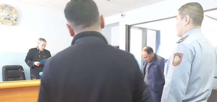 К 5 годам лишения свободы приговорили экс-главу отдела СЭР в Актобе за взятку