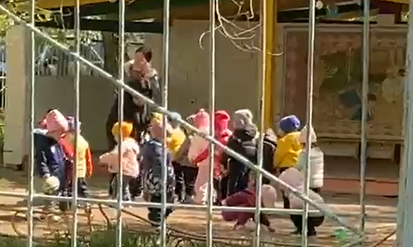 Воспитательницу детсада уволили за избиение ребенка в Павлодаре (видео)