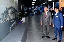 Назарбаевқа Алматының голографикалық макеті  3D-проекция түрінде таныстырылды   