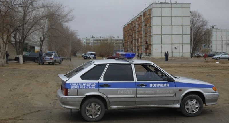 Казахстанца подозревают в нападении на российского полицейского в Байконыре