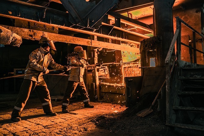 Два машиниста крана госпитализированы с ожогами из Аксуского завода ферросплавов