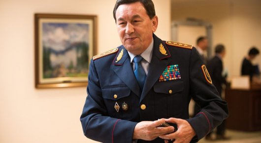 Глава МВД РК Касымов объяснил, почему часто убегает от журналистов
