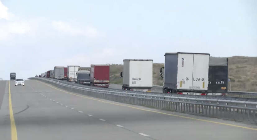 58-километровая очередь из едущих в КНР грузовиков скопилась в РК перед пунктом «Нур жолы»