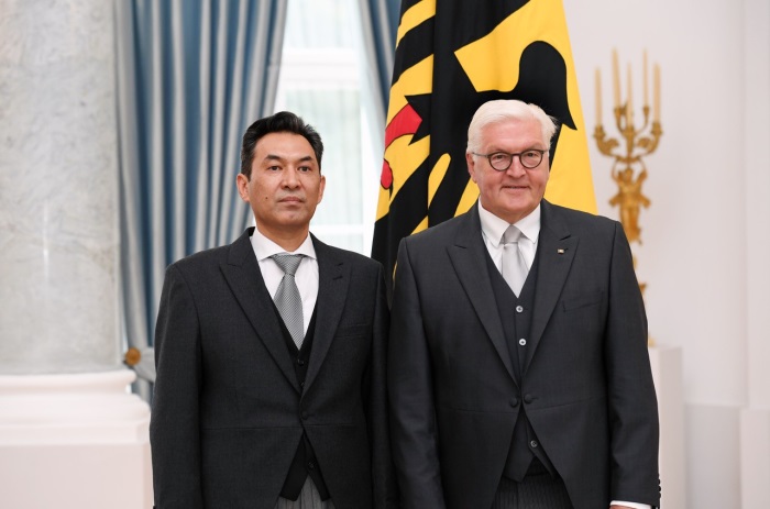 Посол Казахстана вручил верительные грамоты Федеральному президенту Германии 
