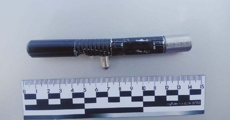 Замаскированный под ручку пистолет изъяли у жителя ВКО
