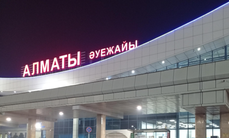 Аэропорт Алматы перешел на работу в штатном режиме
