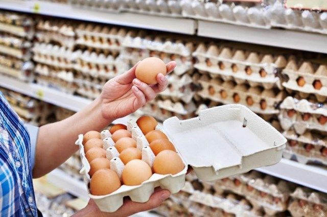 Ограничить максимальную розничную цену на яйца I категории намерены на 30 дней в Алматы