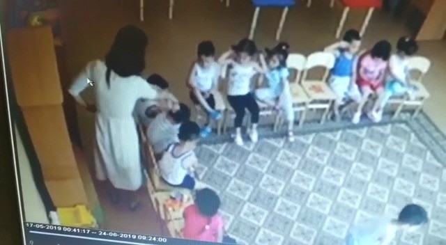 Спецкомиссия создана по факту рукоприкладства в детском саду Актау (видео)