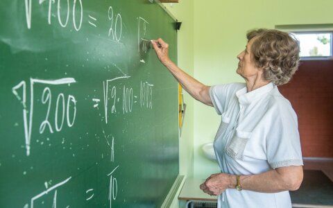 Учителя не получили зарплату в Экибастузе из-за просрочки налоговых платежей чиновниками