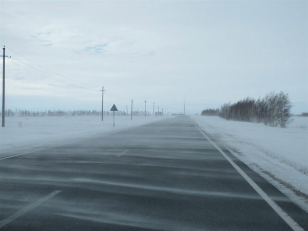 Три участка дорог закрыли для проезда из-за непогоды в Казахстане