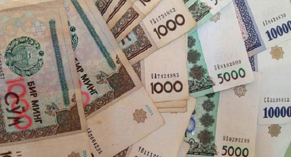 Узбекистан вводит в обращение банкноту в 100 тысяч сом