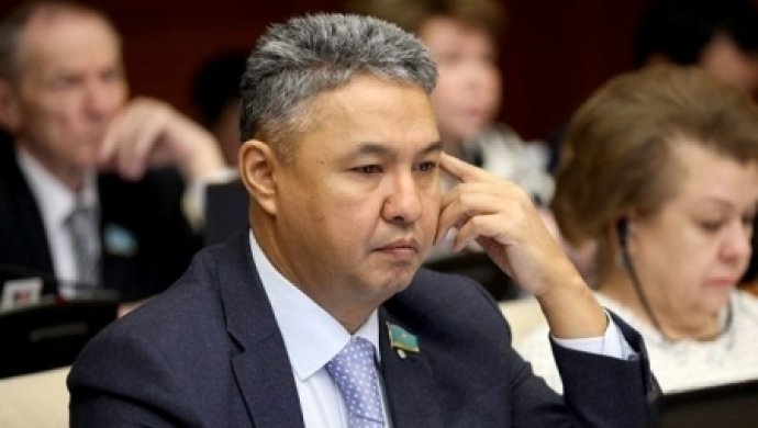Азат Перуашев не будет участвовать во внеочередных выборах президента Казахстана