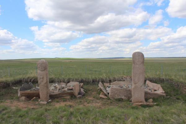 В большинстве сакральных мест Казахстана пока нет ничего, кроме памятников