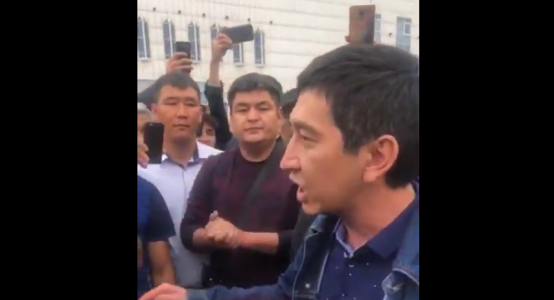 Алматы полициясы белгілі айтыскер Ринат Заитовтың ұсталуына түсінік берді  