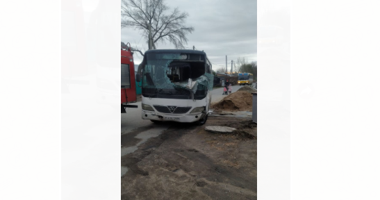 11 пассажиров пострадали в результате ДТП с участием иномарки и автобуса в Караганде