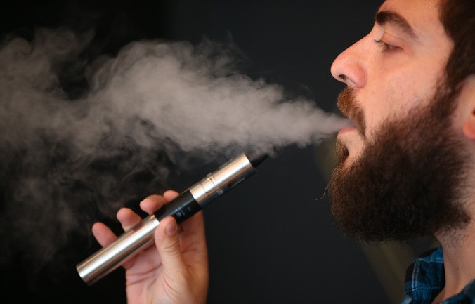 Ввести акцизы на нагревательный табак и жидкость для электронных сигарет намерены в Казахстане