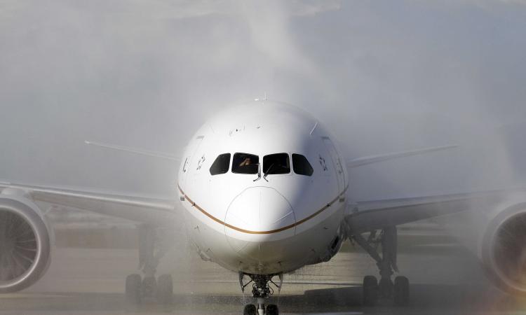 Густой туман в аэропорту Алматы привел к задержкам рейсов и повлиял на работу столичного аэропорта