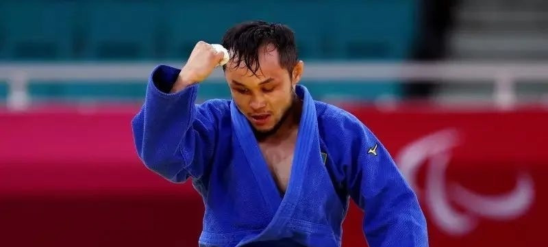 Казахстанский дзюдоист Ануар Сариев завоевал «серебро» Паралимпиады в Токио