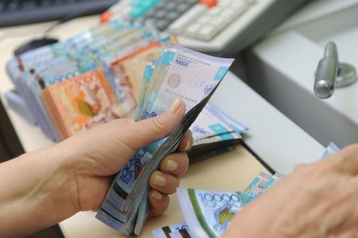 Среднемесячная номинальная зарплата в Казахстане в августе 2019 года составила Т188 032