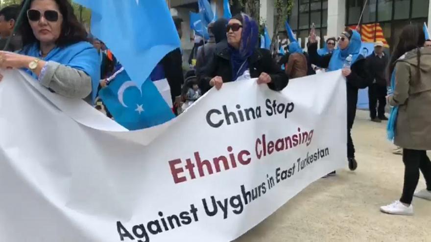 Тысячи этнических уйгуров собрались на митинге в Брюсселе против дискриминации их соотечественников в КНР 