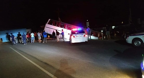 Bus with tourists from Kazakhstan got in traffic accident in Issyk-Kul region