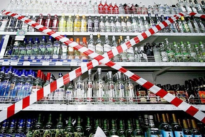Т100 тыс. штрафа заплатит актауский предприниматель за продажу алкоголя подростку