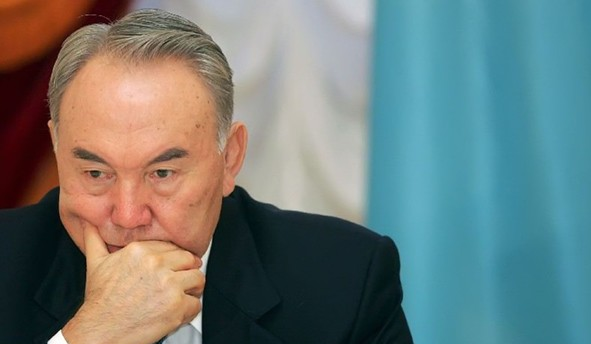Решение Назарбаева об отставке правительства принято на фоне социальных обострений