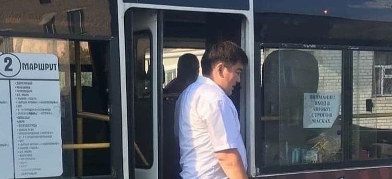 Проверявшего без маски «безмасочников» в автобусах оштрафовали почти на Т640 тыс. в СКО