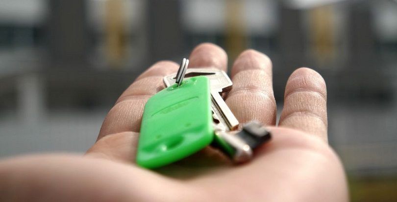 Установить предельные цены на жилье по ипотечным госпрограммам просит мажилисмен