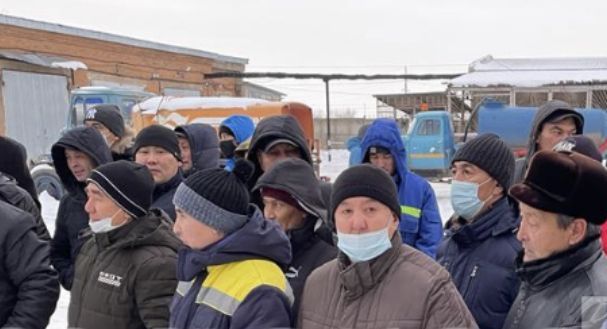 Рабочие ТОО «Батыс су арнасы» в Уральске пожаловались на задержку зарплаты 