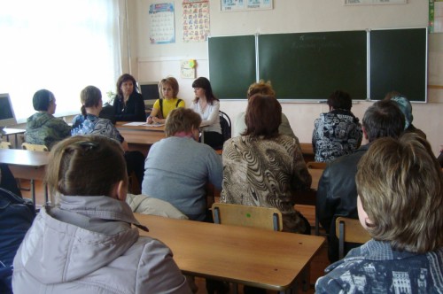 Отпустить госслужащих на общенациональное школьное родительское собрание просят в Казахстане