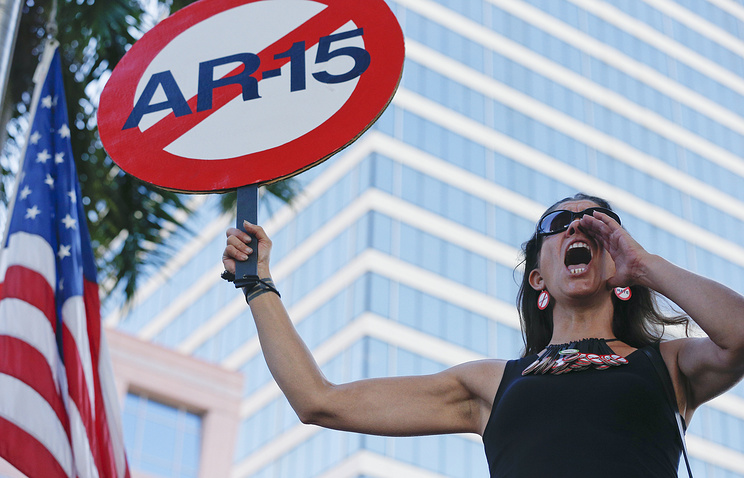 В США проходят митинги по ужесточению контроля над оборотом оружия после бойни во Флориде