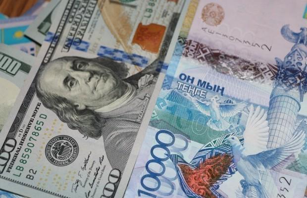Доллар незначительно подешевел в обменниках Нур-Султана и Алматы, в Шымкенте – не изменился