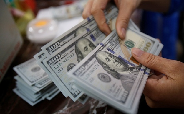 Курс доллара незначительно повысился в обменниках Нур-Султана, Алматы и Шымкента
