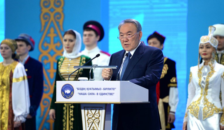 Созвать XXVI сессию Ассамблеи народа Казахстана распорядился Назарбаев