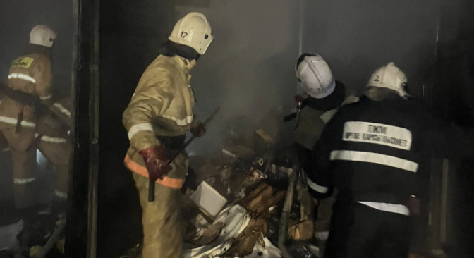 Пожар на рынке «Салем» тушат в Алматы