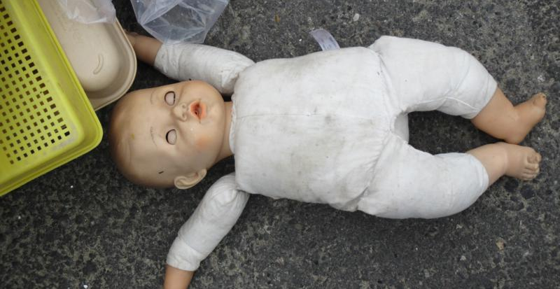 «Причинением смерти по неосторожности» признали гибель новорожденного в мусорке в Костанае