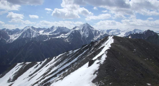 Tourist missing in mountains of Almaty to be searched by two groups of rescuers with canines