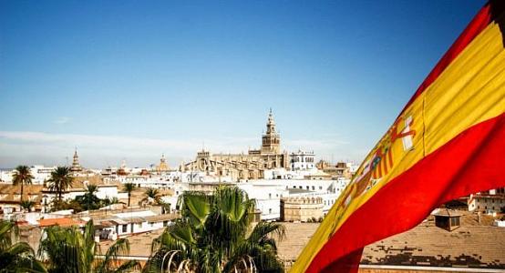 Spain to welcome foreign tourists back from July