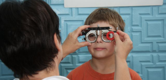 Нехваткой детских офтальмологов в Казахстане обеспокоен депутат