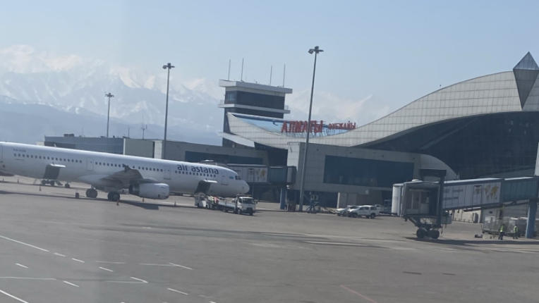 Аэропорт Алматы подтвердил перебои с поставками авиатоплива и возможность ограничений